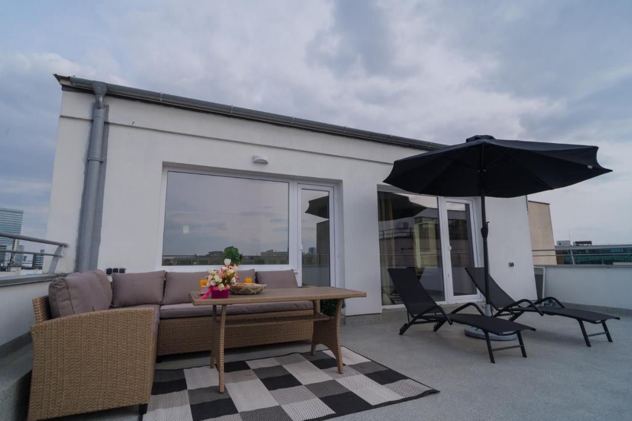 Penthouse With Huge Rooftop Terrace & City View Bucureşti Eksteriør bilde