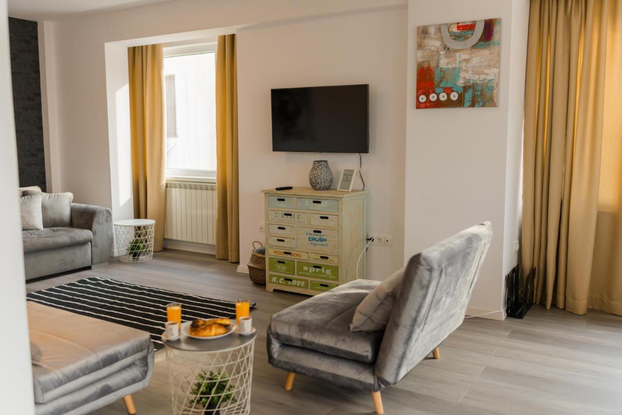 Penthouse With Huge Rooftop Terrace & City View Bucureşti Eksteriør bilde