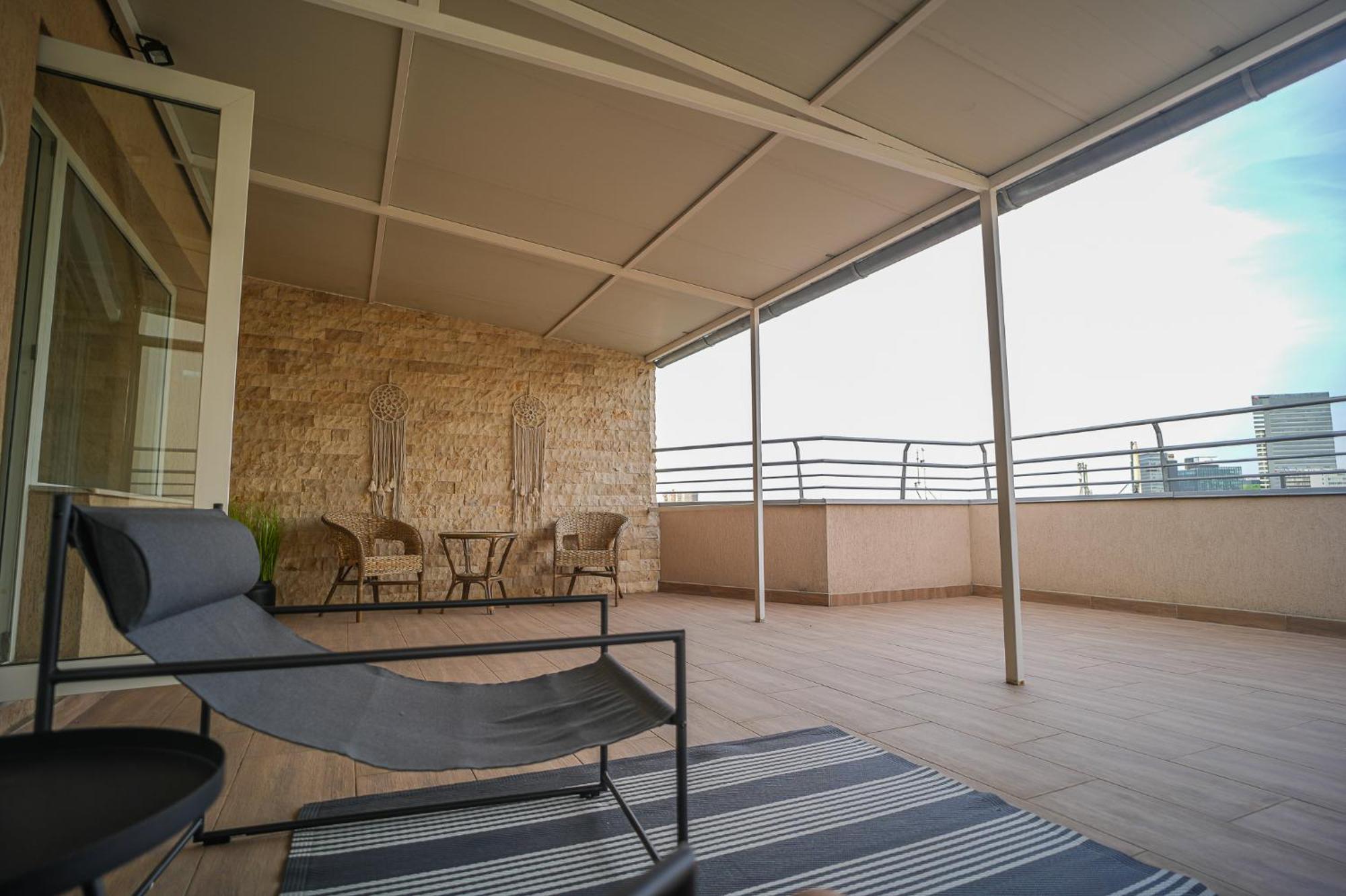 Penthouse With Huge Rooftop Terrace & City View Bucureşti Eksteriør bilde