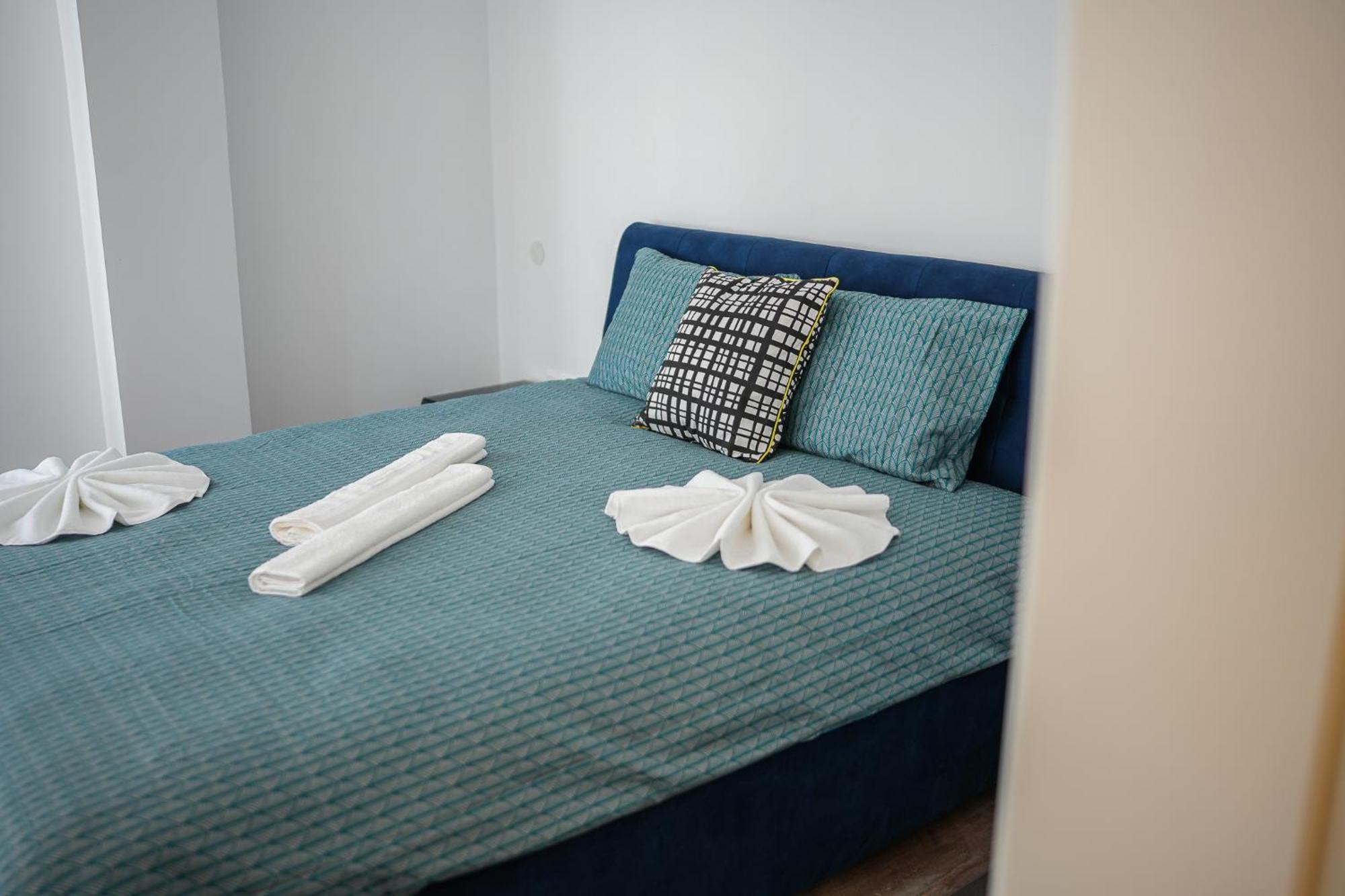 Penthouse With Huge Rooftop Terrace & City View Bucureşti Eksteriør bilde